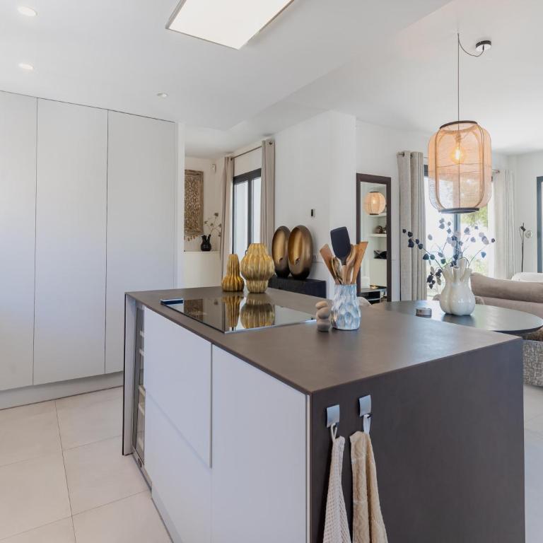 Elegant Marbella Villa with Seaview - Villa de 5 dormitorios - 17