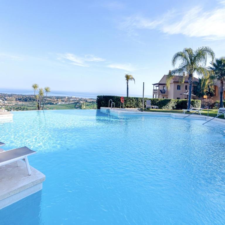 Benahavís Abode with Panoramic Views - Three-Bedroom Apartment - 1