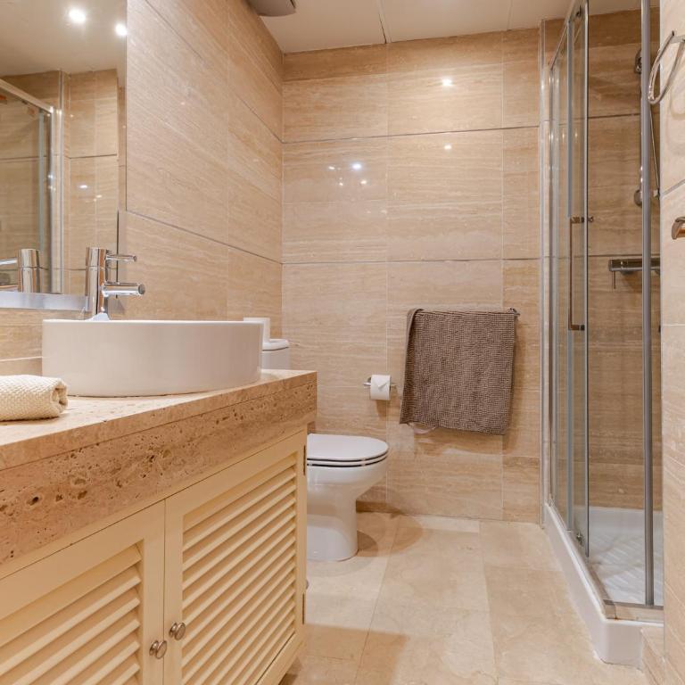 Benahavís Abode with Panoramic Views - Three-Bedroom Apartment - 19