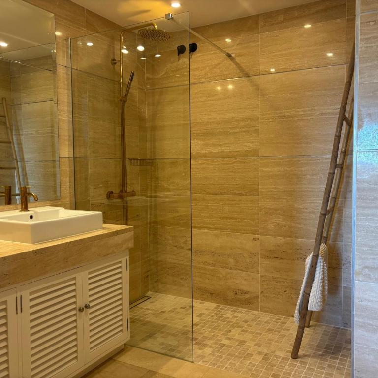 Benahavís Abode with Panoramic Views - Three-Bedroom Apartment - 20