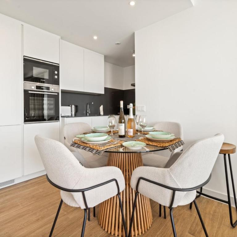 Stylish 2-Bedroom Apartment in Casares - Two-Bedroom Apartment - 3