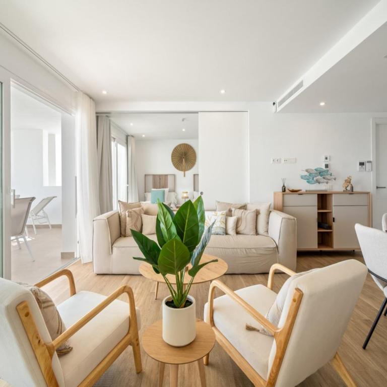 Stylish 2-Bedroom Apartment in Casares - Two-Bedroom Apartment - 9