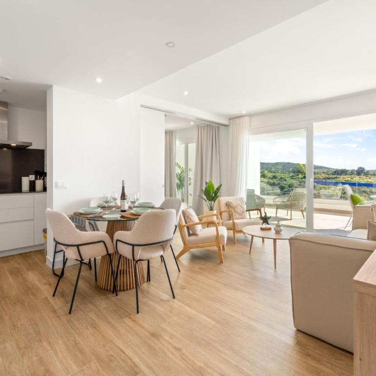 Stylish 2-Bedroom Apartment in Casares - Two-Bedroom Apartment - 10