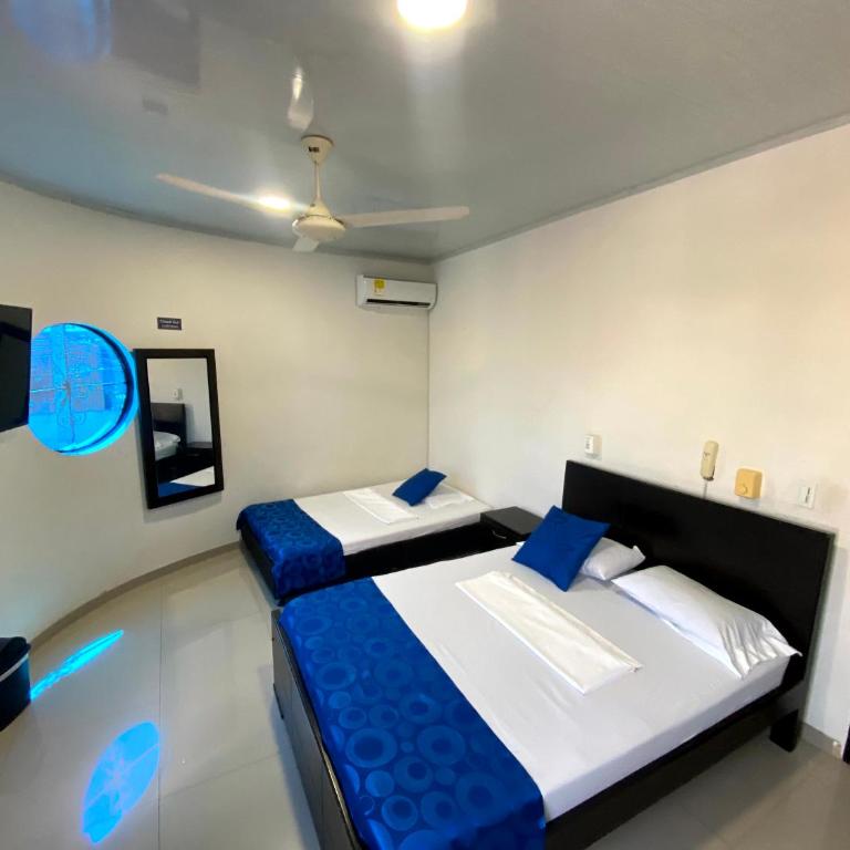 Hotel Perla Azul Boutique - Classic Quadruple Room - 2