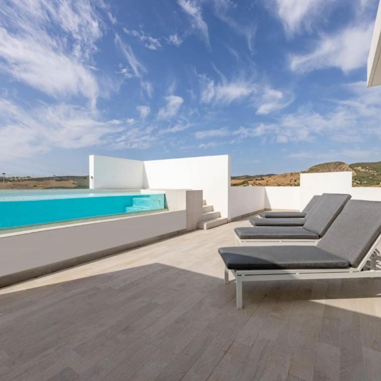 Penthouse with Lagoon Views for 6 - Three-Bedroom Apartment - 7