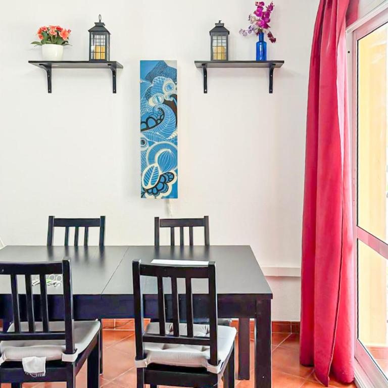 2 Bedroom Nice Apartment In Fuengirola - Apartamento de 2 dormitorios - 9