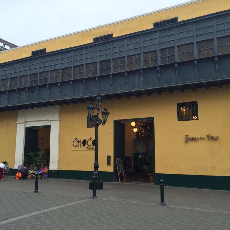 Best place in Plaza Mayor Lima, Pizarro building - Apartment with Balcony - 57