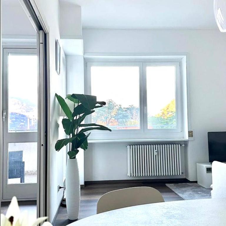 Luxury apartment with view (1min from lake/center) - Appartamento con 2 Camere da Letto - 1