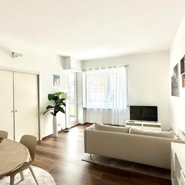 Luxury apartment with view (1min from lake/center) - Appartamento con 2 Camere da Letto - 2