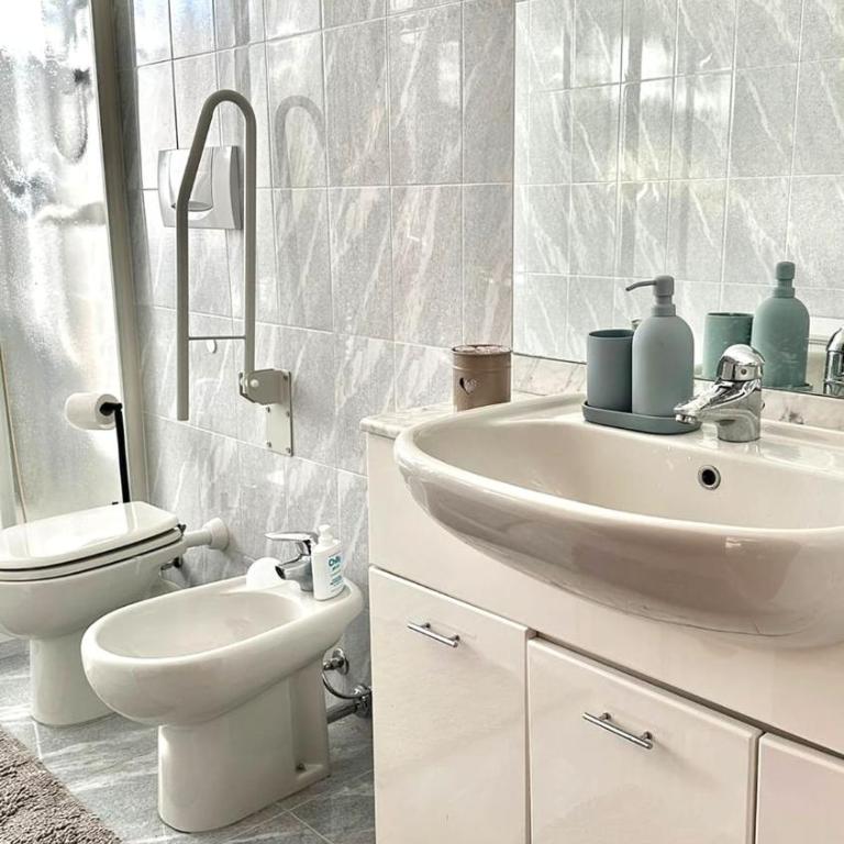 Luxury apartment with view (1min from lake/center) - Appartamento con 2 Camere da Letto - 19
