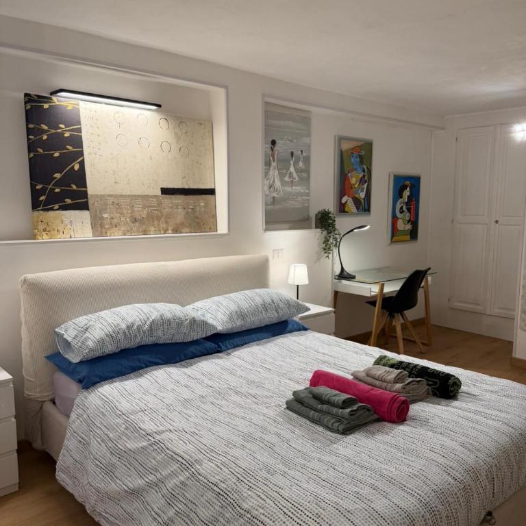 Empathy Suite - One-Bedroom House - 7