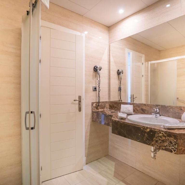 Hotel Spa Cádiz Plaza - Habitación Triple - 5