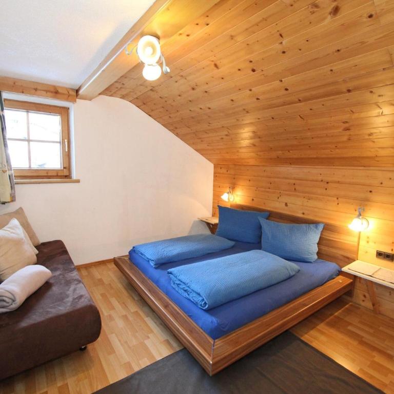 Spacious Holiday Home near Ski Area in Kaltenbach - Three-Bedroom Apartment - 15