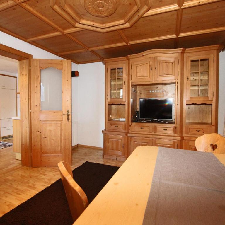 Spacious Holiday Home near Ski Area in Kaltenbach - Three-Bedroom Apartment - 19