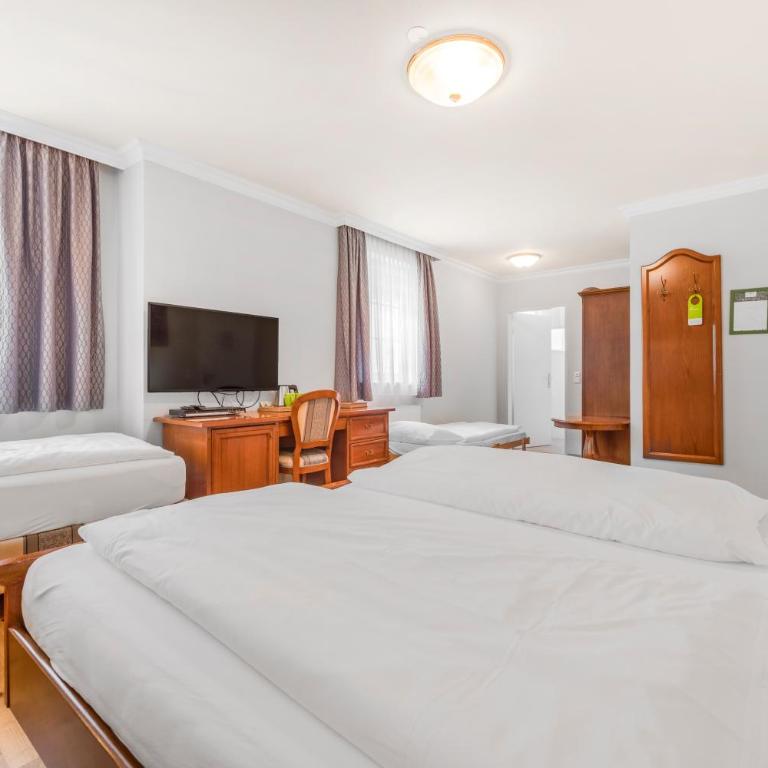 Das Grüne Hotel zur Post - 100 % BIO - Economy Dreibettzimmer – Straßenseite - 4