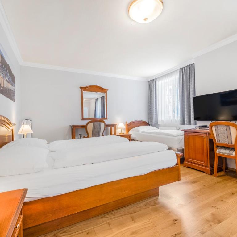 Das Grüne Hotel zur Post - 100 % BIO - Economy Dreibettzimmer – Straßenseite - 8