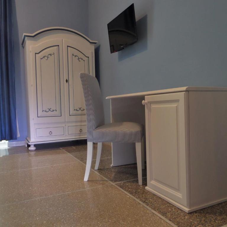 325 Rooms ai Fori - Triple Room with Balcony - 12
