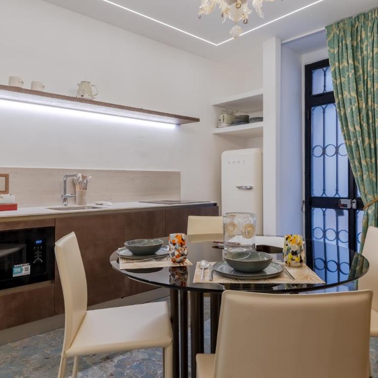 Golden Water Door 5min SanMarco 5min Rialto - One-Bedroom Apartment - 14