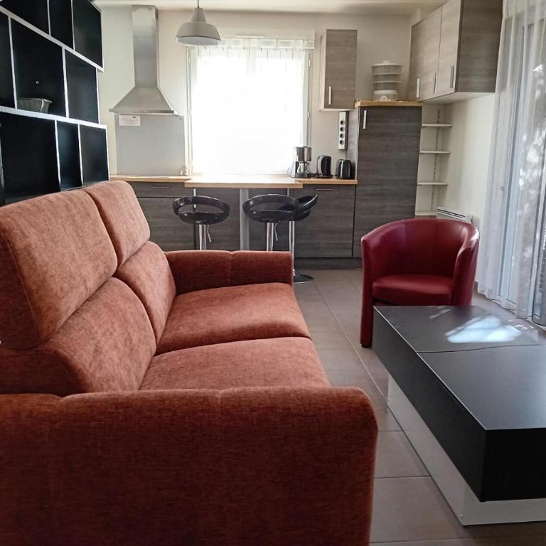 Residence Immocite - Agréable logement avec sa grande agréable terrasse et terrain clos ! MAE-6694 - Apartamento - 4