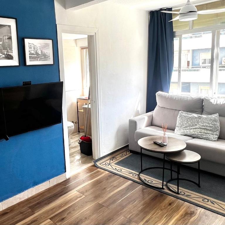Torremolinos Center Studio & 10 min beach - Apartamento Estudio - 12