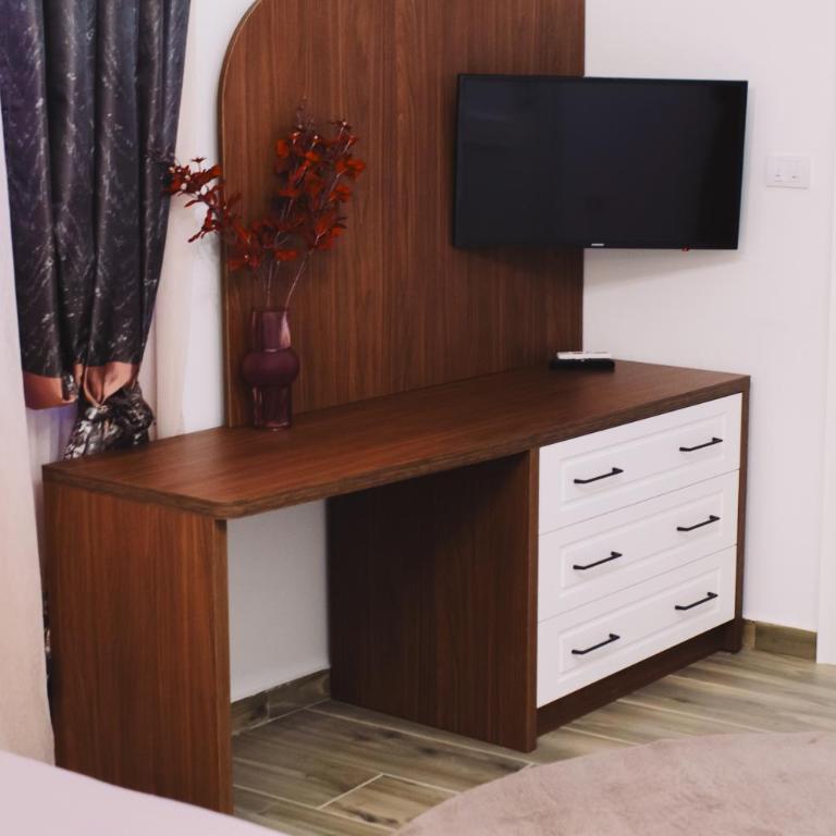 Rustico apartments - Deluks Dvokrevetna Soba sa Bračnim Krevetom i Bočnim Pogledom na More - 1