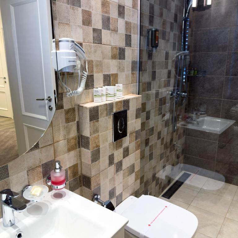 Rustico apartments - Deluks Dvokrevetna Soba sa Bračnim Krevetom i Bočnim Pogledom na More - 2