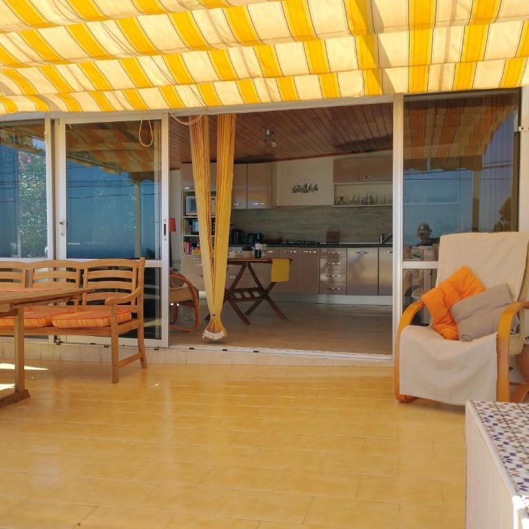 Spectacular Sea Views - Two-Bedroom House - 4