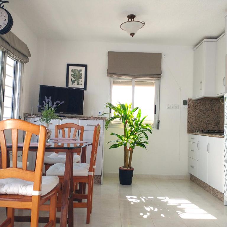 Spectacular Sea Views - Two-Bedroom House - 15