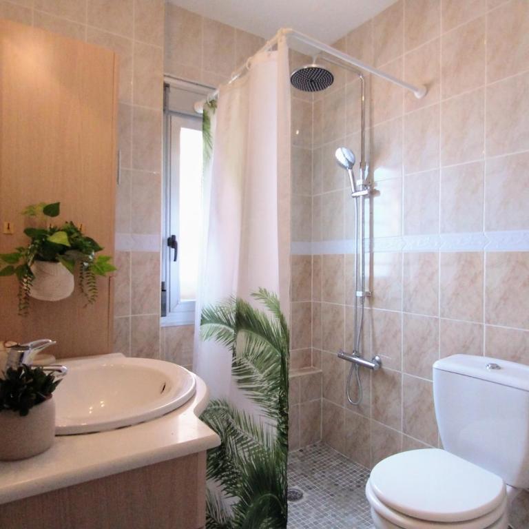 Spectacular Sea Views - Two-Bedroom House - 29
