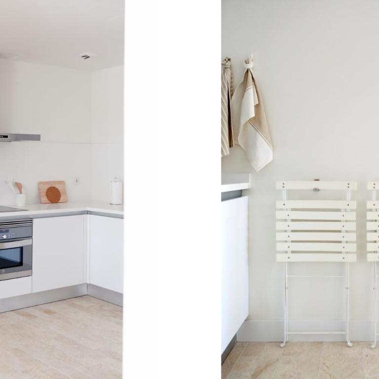 60 Balconies Art - Three-Bedroom Apartment - 15