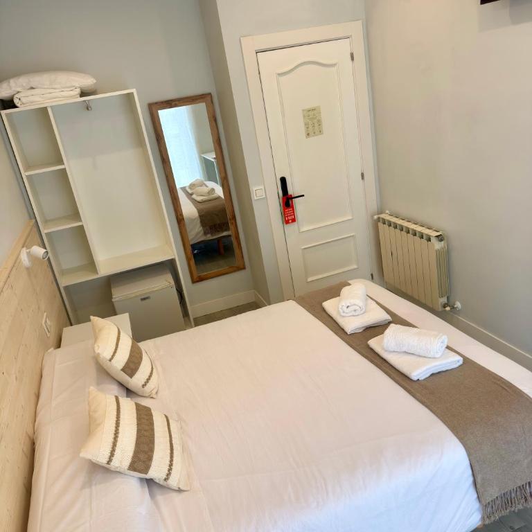 Pension Aristizabal - Habitación Doble con baño privado externo - 11