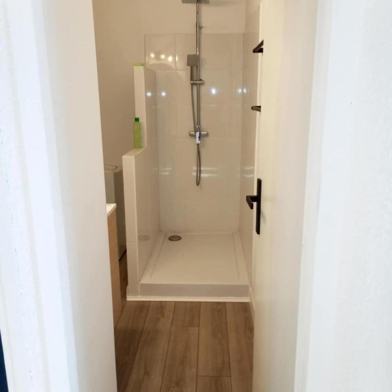 Studio lumineux rénové - Apartamento de 1 dormitorio - 11