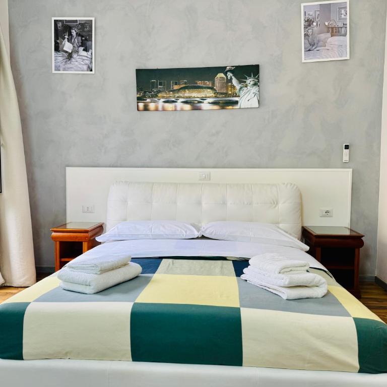Hotel Oscar Suite - Camera Tripla Comfort - 4