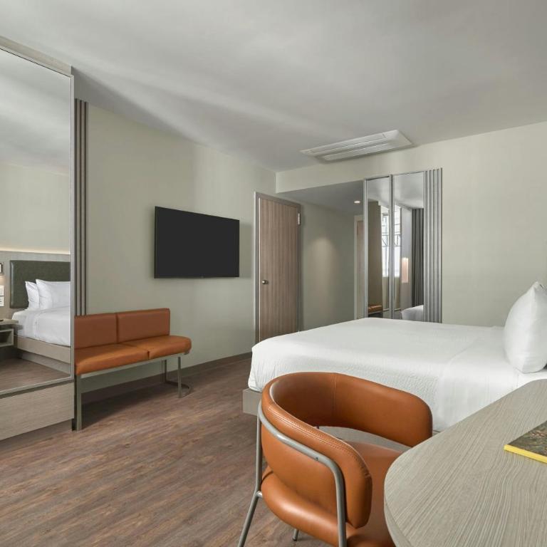 Courtyard by Marriott Quito Airport - Standard King Room - 10