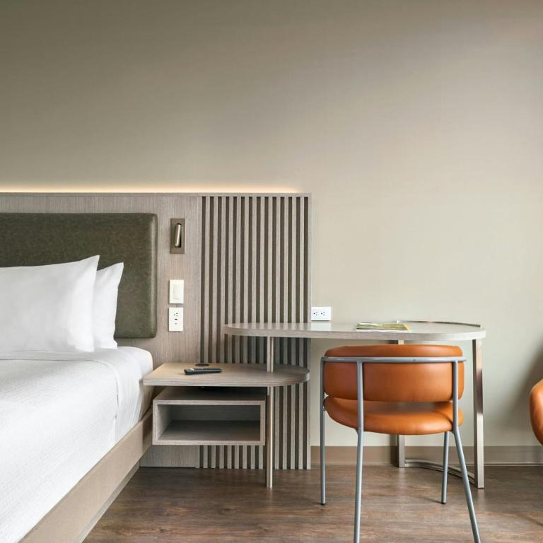 Courtyard by Marriott Quito Airport - Executive King Room - 8