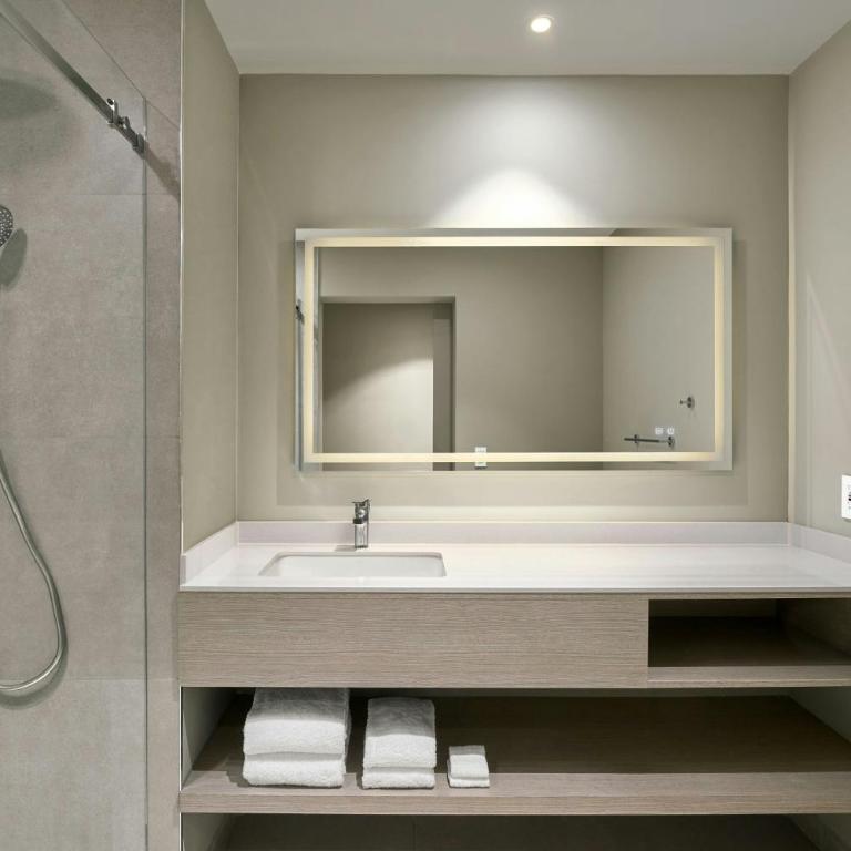 Courtyard by Marriott Quito Airport - Executive King Room - 10