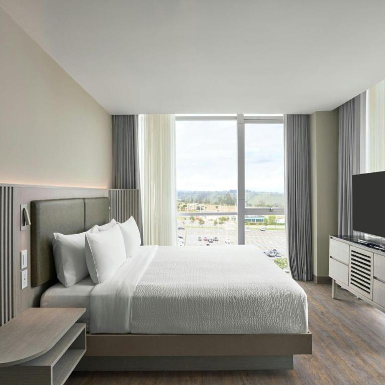 Courtyard by Marriott Quito Airport - Suite Doble Executive con vistas a la montaña - 1 cama extragrande - 10