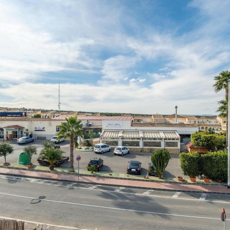 Casa Dario con terraza y barbacoa en Gran Alacant - Three-Bedroom Home - 25