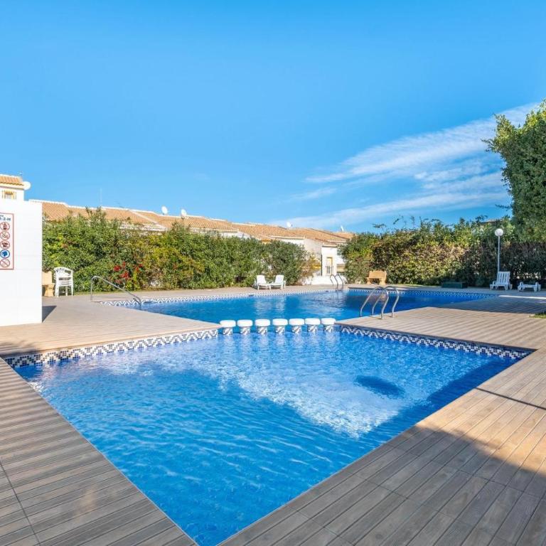 Casa Dario con terraza y barbacoa en Gran Alacant - Three-Bedroom Home - 3