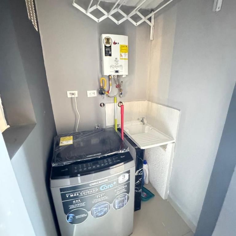Apartasuite moderno con balcón excelente ubicación - One-Bedroom Apartment - 19