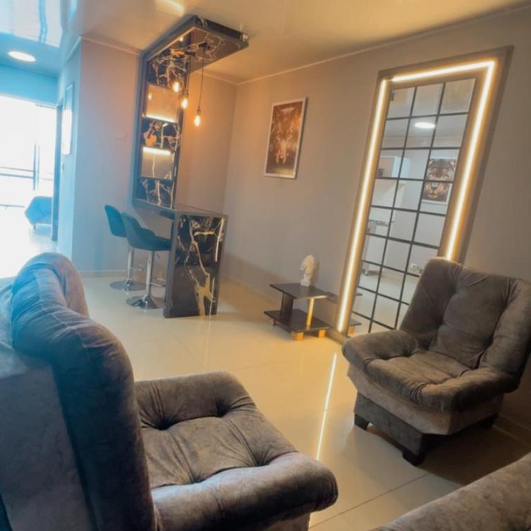 Apartasuite moderno con balcón excelente ubicación - One-Bedroom Apartment - 29