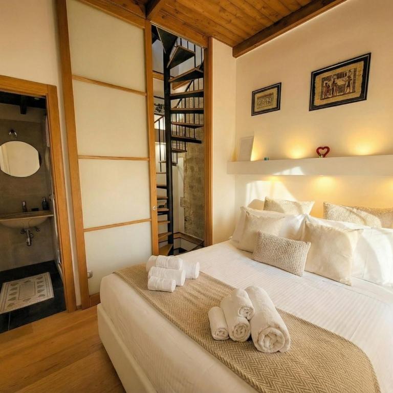 Tatiana - Historic Home with Private Rooftop Terrace - One-Bedroom House - 2