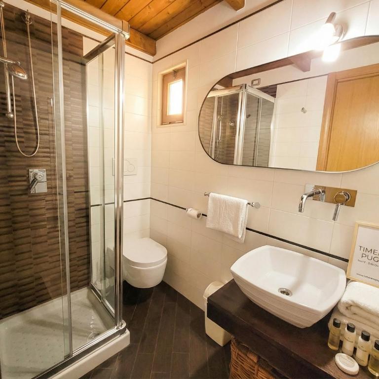 Tatiana - Historic Home with Private Rooftop Terrace - One-Bedroom House - 11