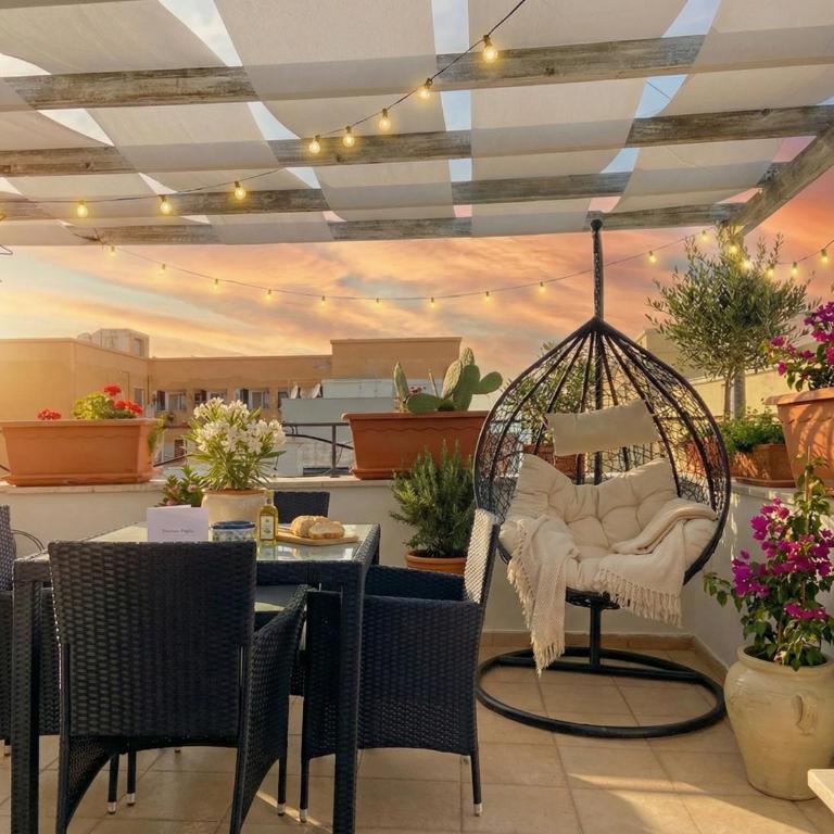 Tatiana - Historic Home with Private Rooftop Terrace - One-Bedroom House - 14