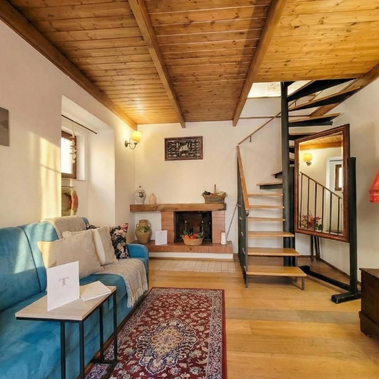 Tatiana - Historic Home with Private Rooftop Terrace - One-Bedroom House - 3