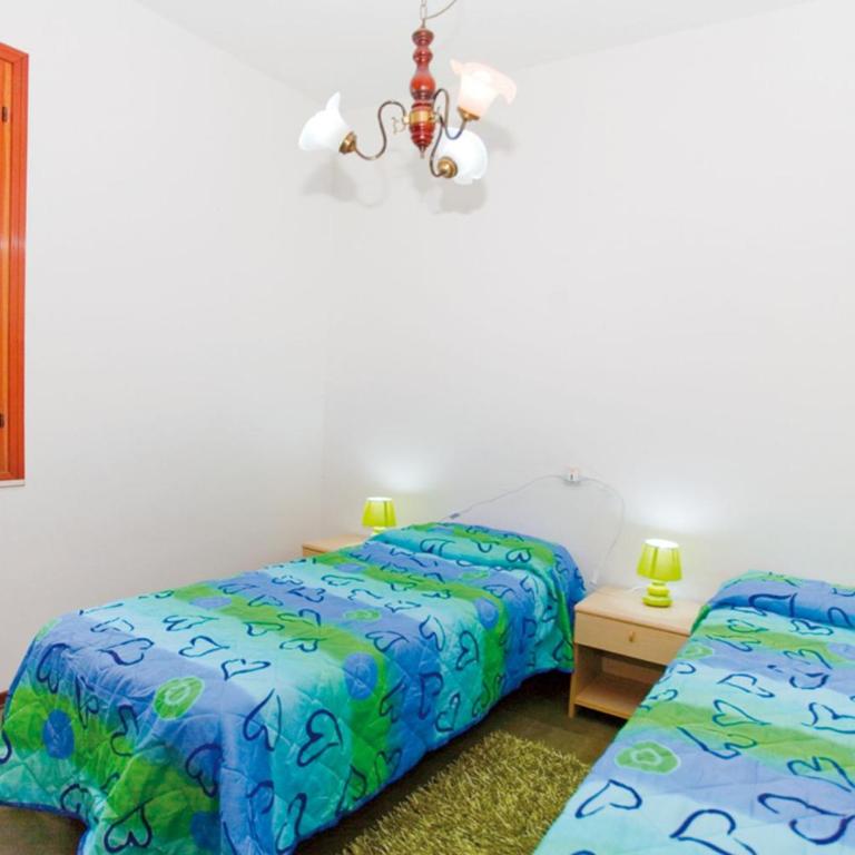Independent villa with large fenced garden - Villa - 4