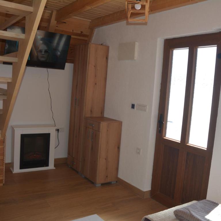 Lili home - Two-Bedroom House - 31