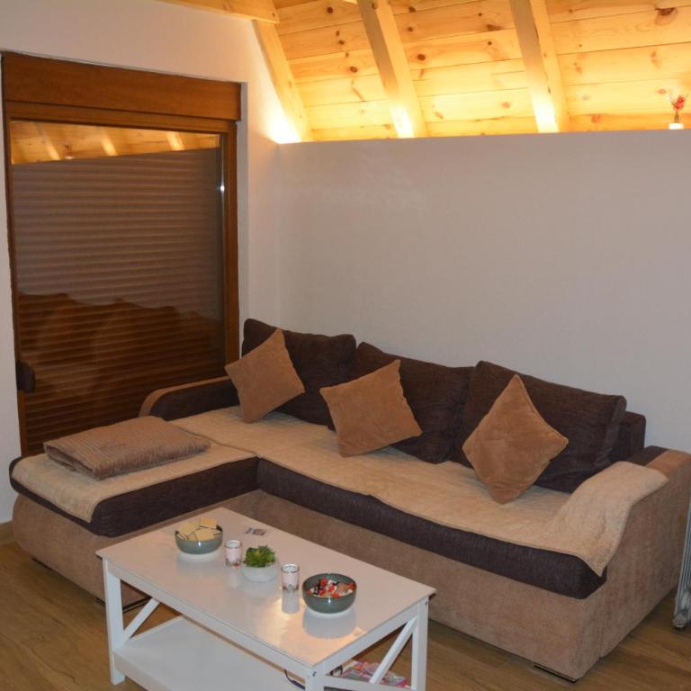 Lili home - Two-Bedroom House - 25