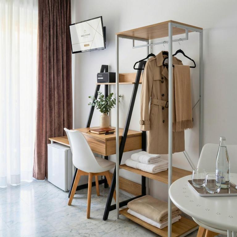 Melo Accommodations - Double or Twin Room with Balcony - 9