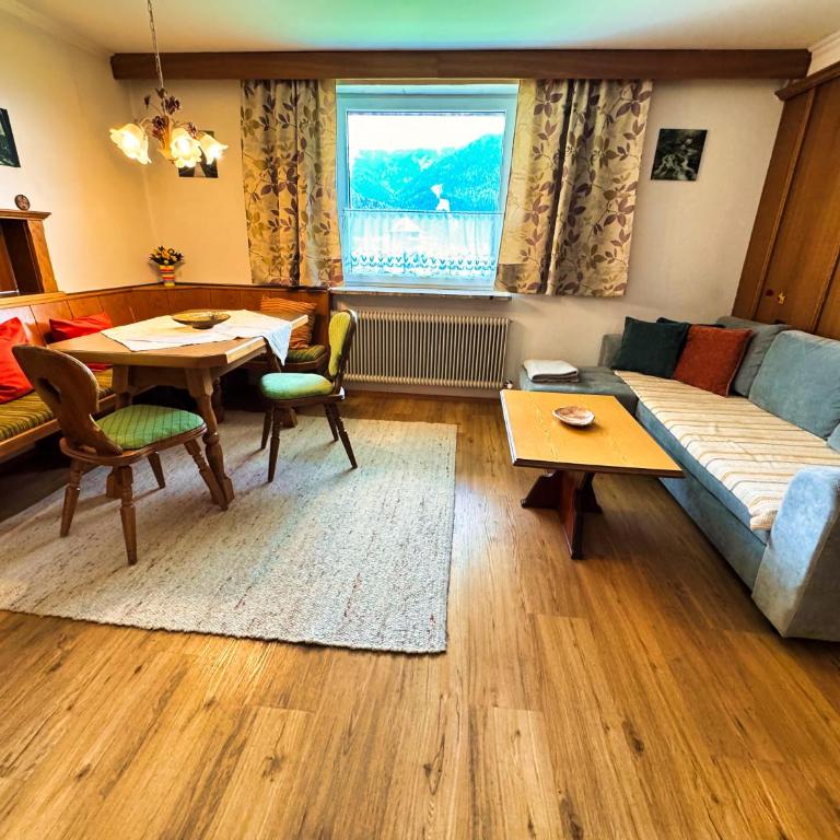 Panorama-Ferienwohnung Isser - Apartment mit 2 Schlafzimmern und Bergblick - 2